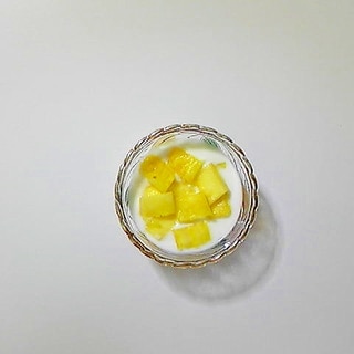 ヨーグルト(パイン、ミルトン、レモン汁)